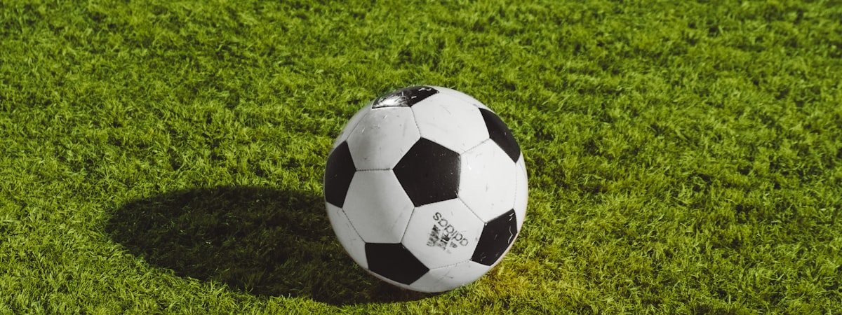 高清无插件足球直播平台，免费观看中超英超等顶级赛事